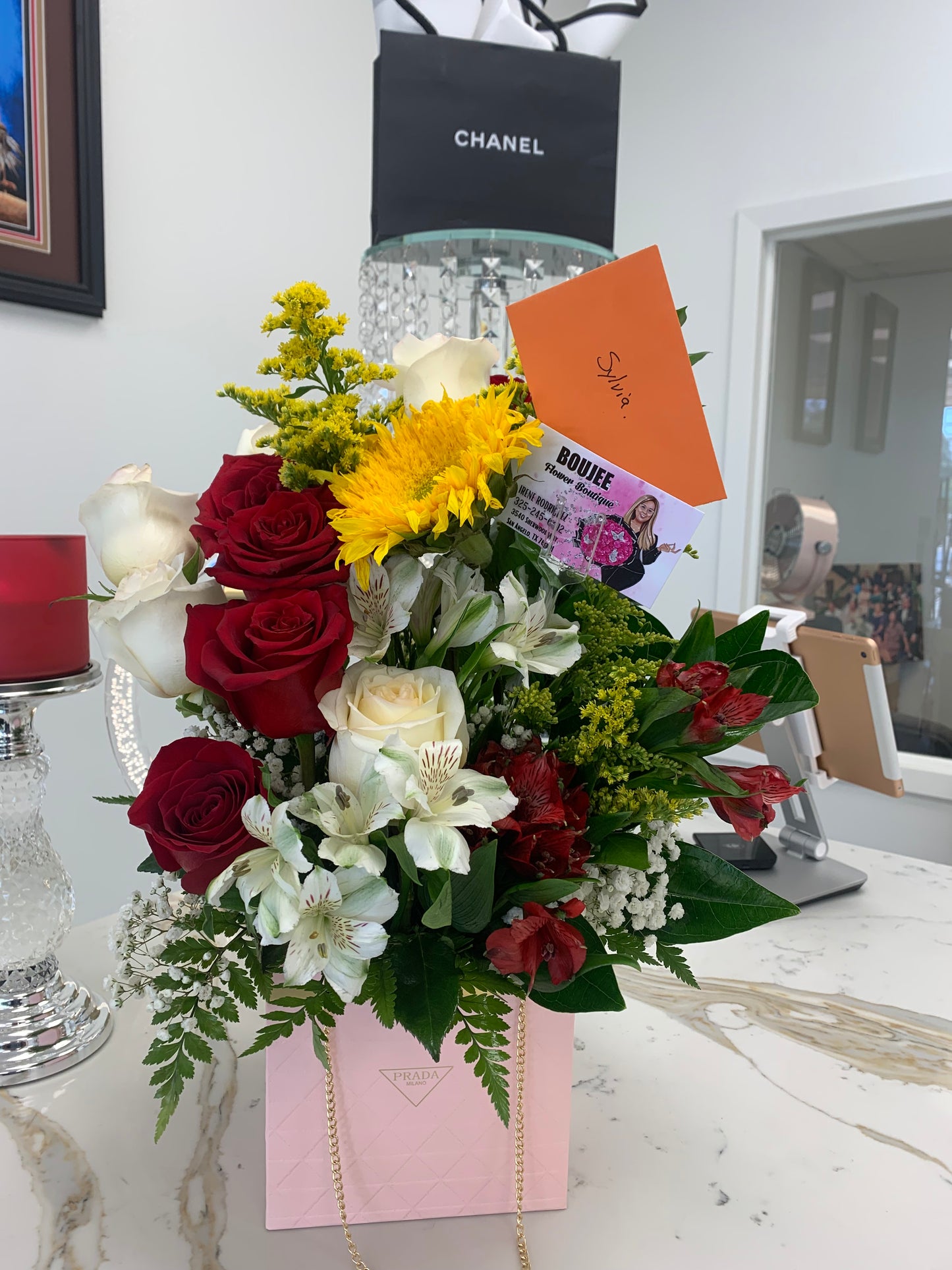 1/2 DOZEN ROSES IN DESIGNER BAG